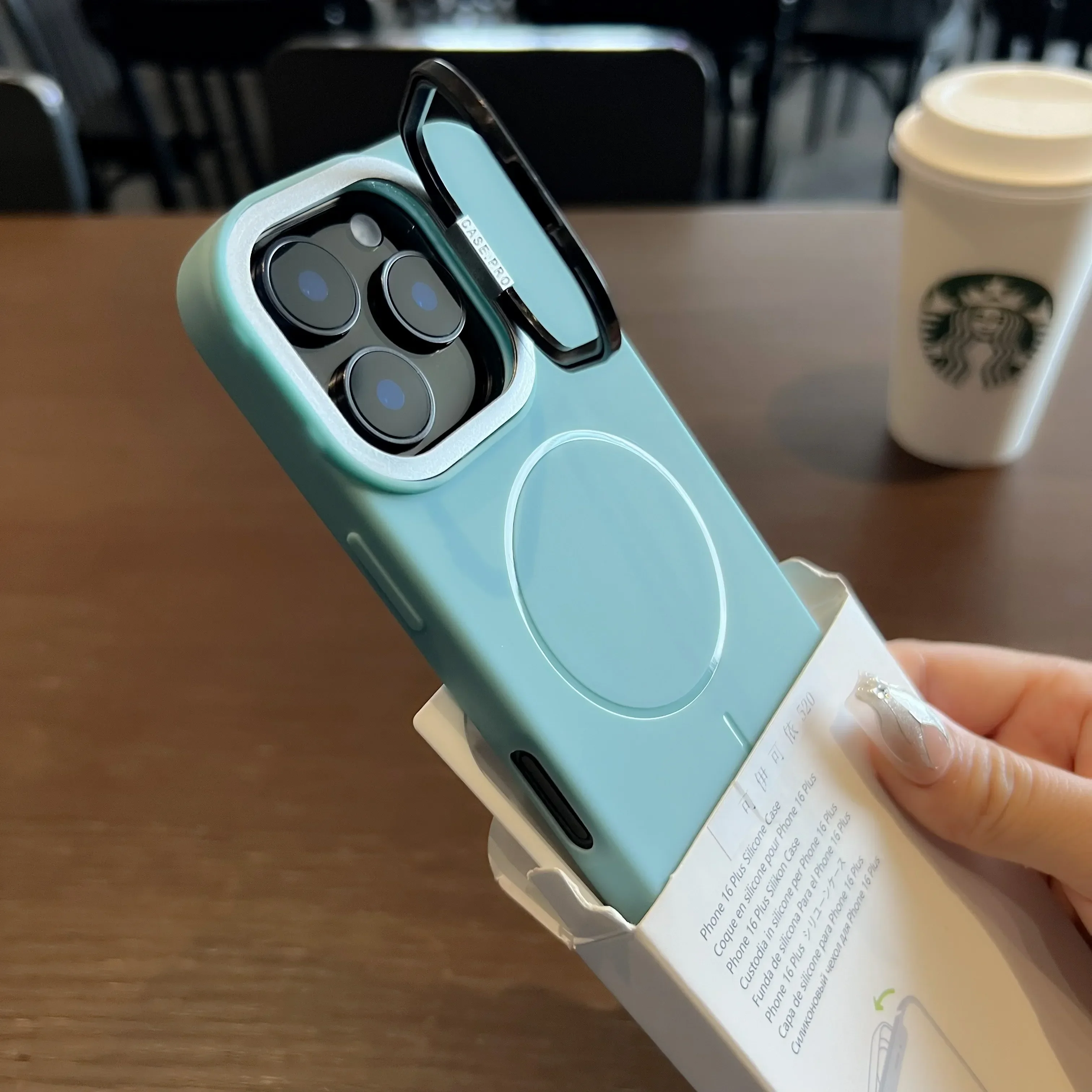 Capa Protetora Macia Com Suporte Para Câmera (verde Para Iphone 15 Pro), Magnética E Resistente A Impactos.