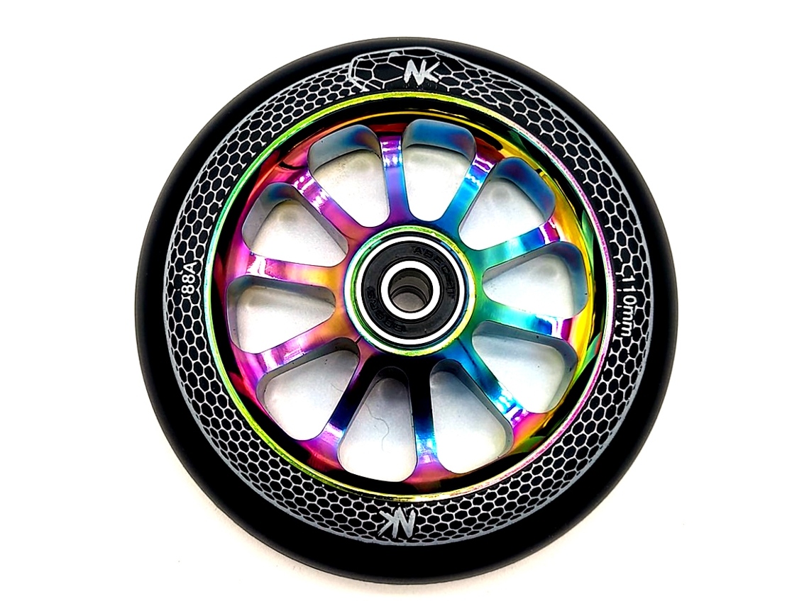 Roda Nokaic Snake 110mm para Scooter Trotinete Freestyle, Borracha Preta, Raio Rainbow