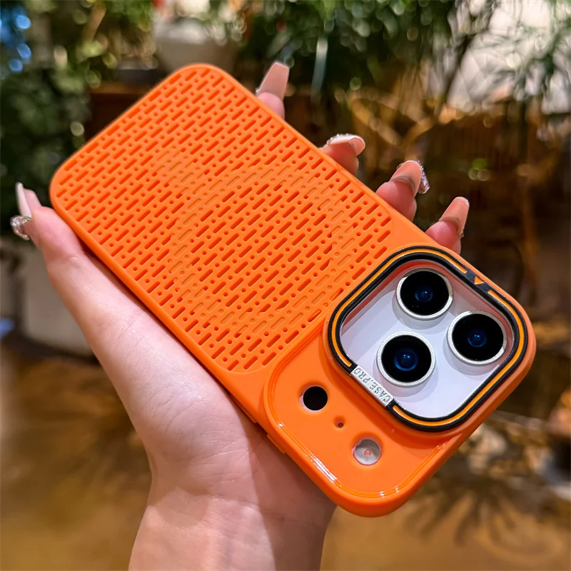 (iphone 14) Capa De Carregamento Com Design De Perfuração Para Dissipação De Calor