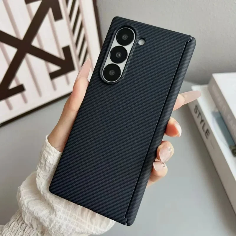 (galaxy Z Fold5) Capa De Luxo Antichoque Com Textura De Fibra De Carbono E Carregamento Sem Fio Magnético Invisível