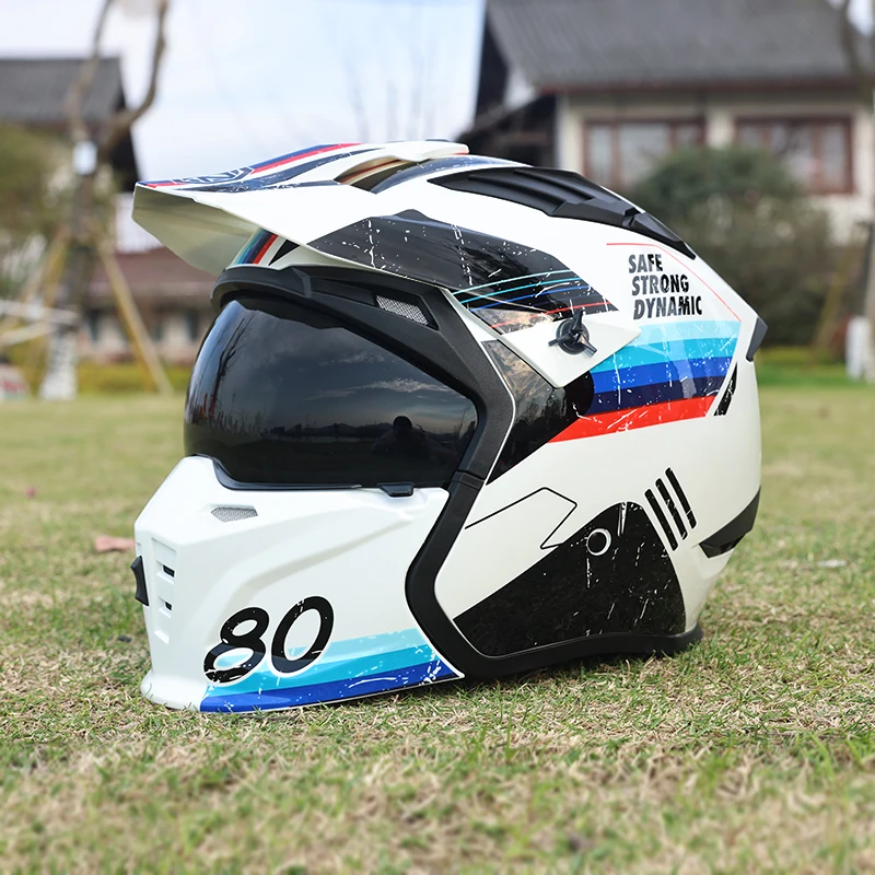 Capacete De Motocicleta Com Certificação (m)dot, Feito De Material Abs De Alta Resistência E Respirável.