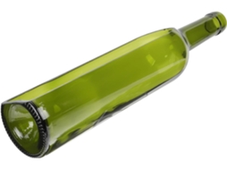 Tigela de vidro transparente para servir na mesa de jantar.