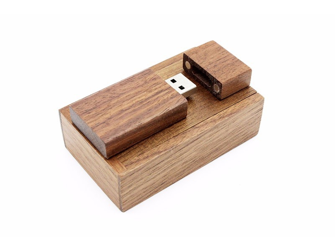 Pendrive De Madeira Nogueira 4gb