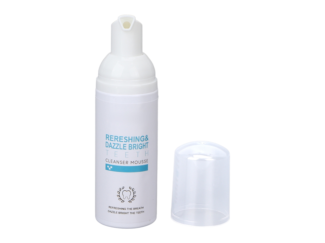 Mousse clareador dental de 60 ml para higiene bucal, hálito fresco e remoção de placa bacteriana.