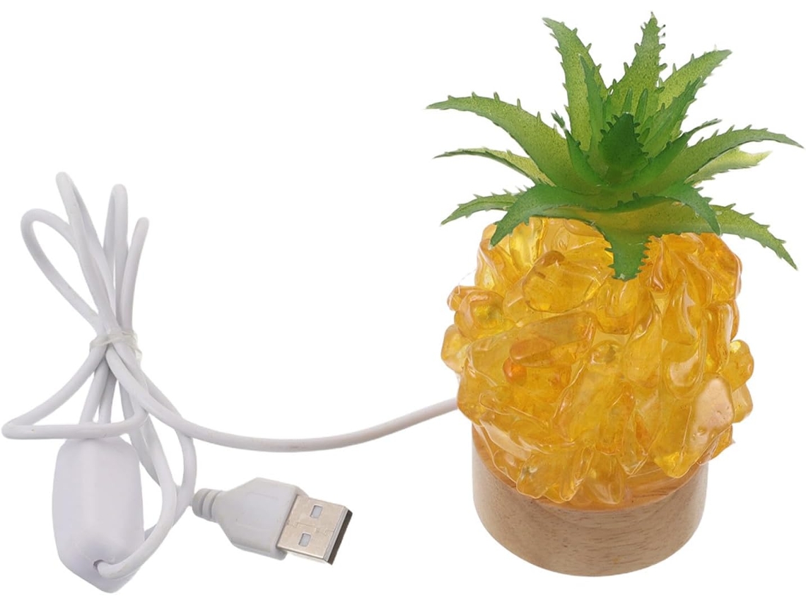 Luminária de mesa em formato abacáxi com base de vidro amarelo e madeira, versátil para uso em escrivaninhas.