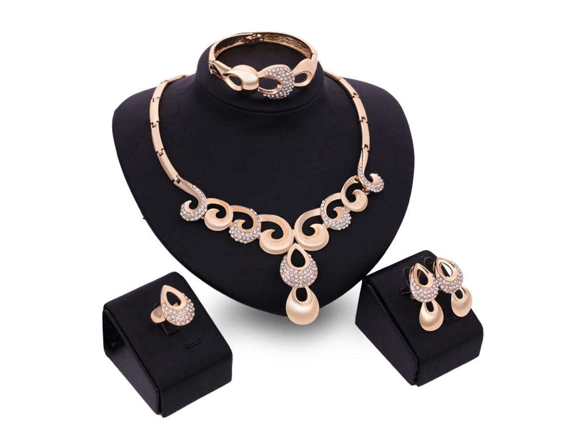 Conjunto De Joias Com Strass Decoração E Aliação Delicada