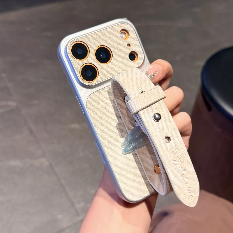 Capa Para Celular Com Suporte De Pulso Em Couro Bovino (cor Marfim Para Iphone 17 Pro)