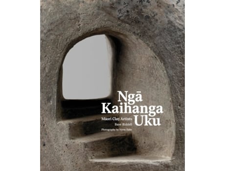 Livro Nga Kaihanga Uku de Baye Riddell (Inglês)