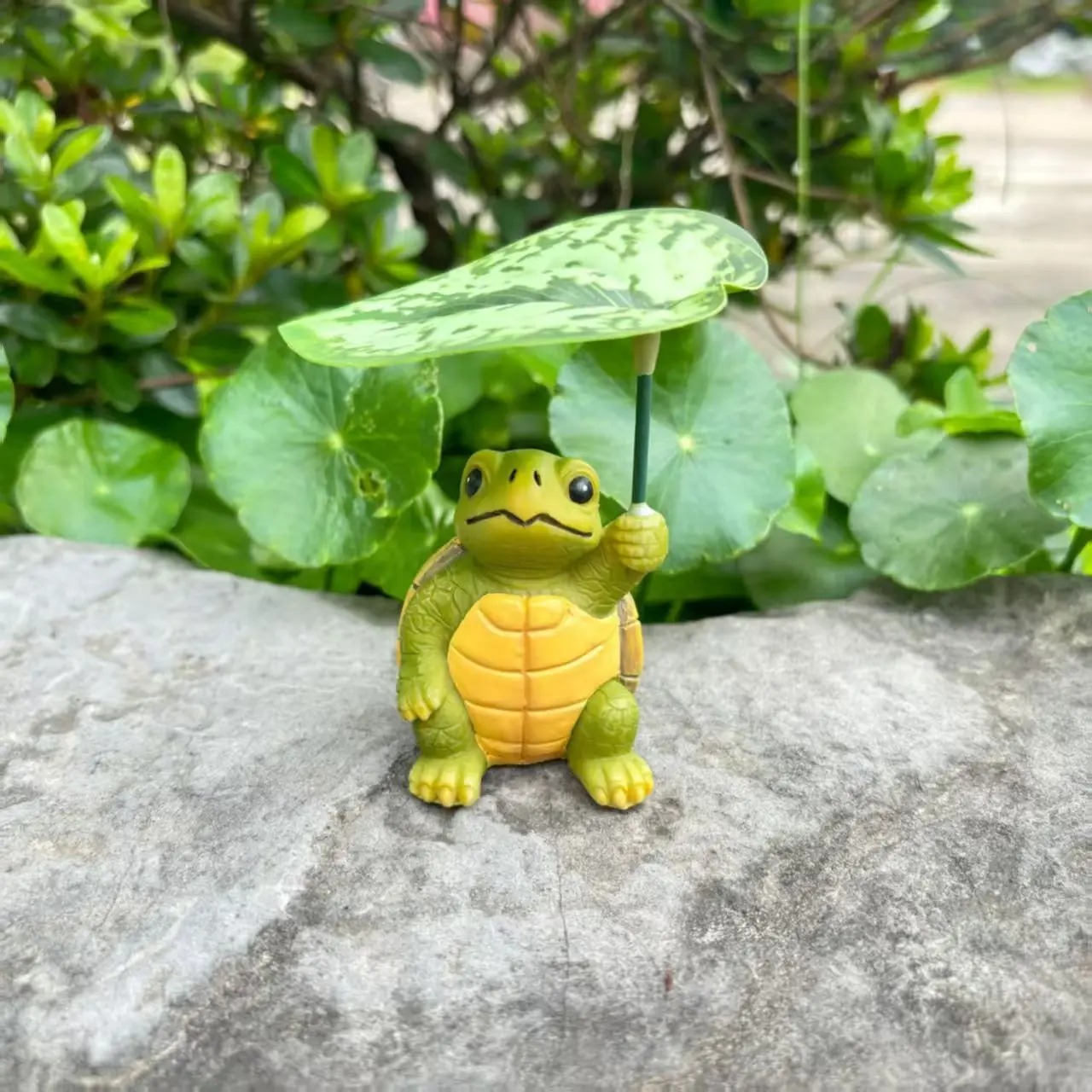 Esculturas de Jardim com Guarda-chuvas de Folhas MDUG