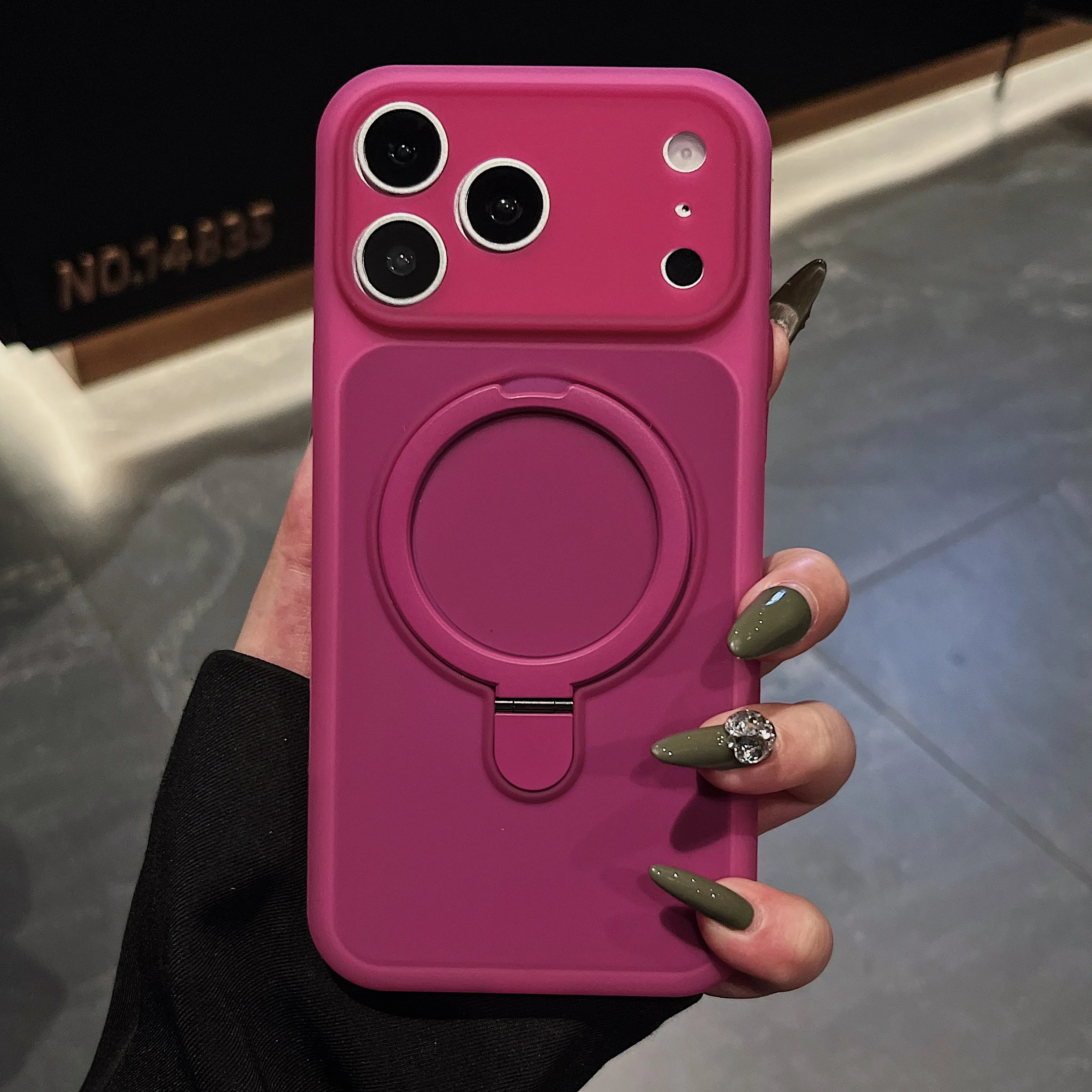 Capa Protetora De Silicone Líquido Macio Com Suporte, Função Magnética E À Prova De Choque (iphone 15).