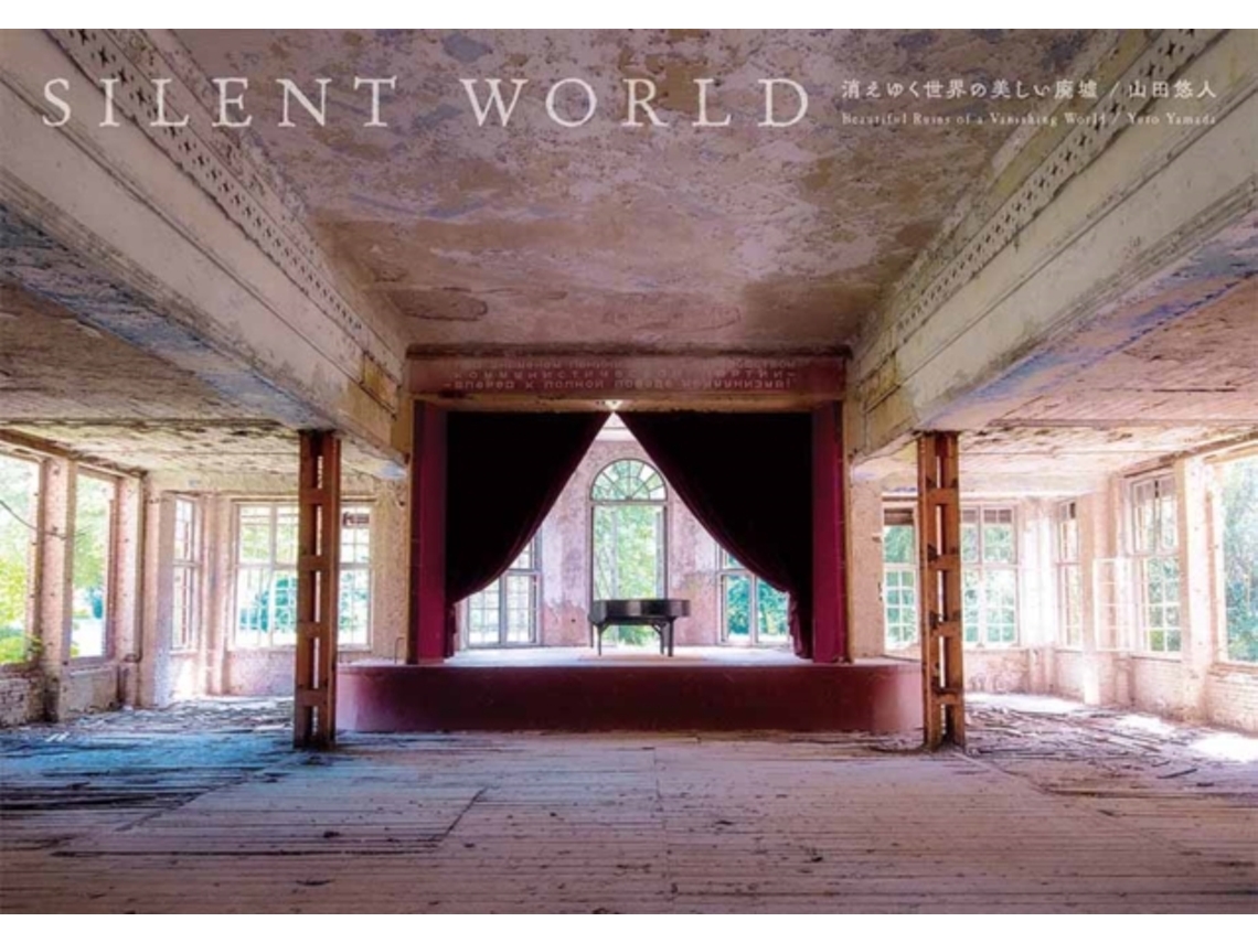 Livro Silent World de Yamada e Yuto (Japonês)