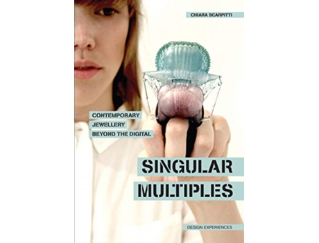 Livro Singular Multiples de Chiara Scarpitti (Inglês)