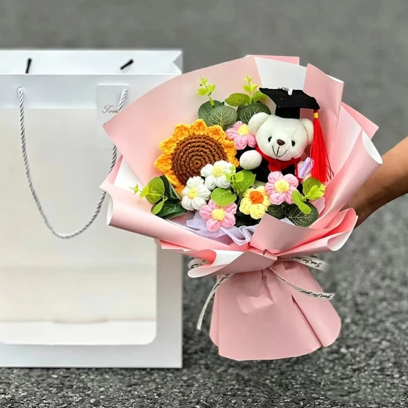 (rosa) Buquê De Crochê Para Formatura Com Ursinho De Pelúcia, Girassol, Flor Artificial E Flor Preservada.