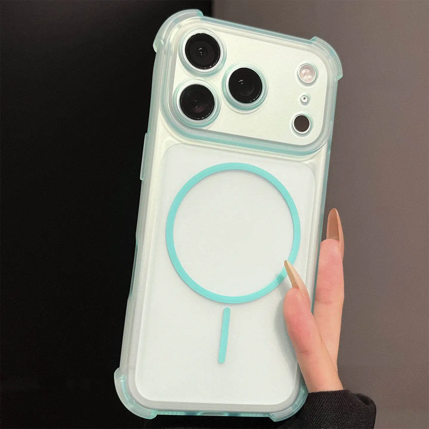 Capa Protetora Semitransparente À Prova De Choque (iphone 15 Plus), Com Função Magnética E Acabamento Fosco.