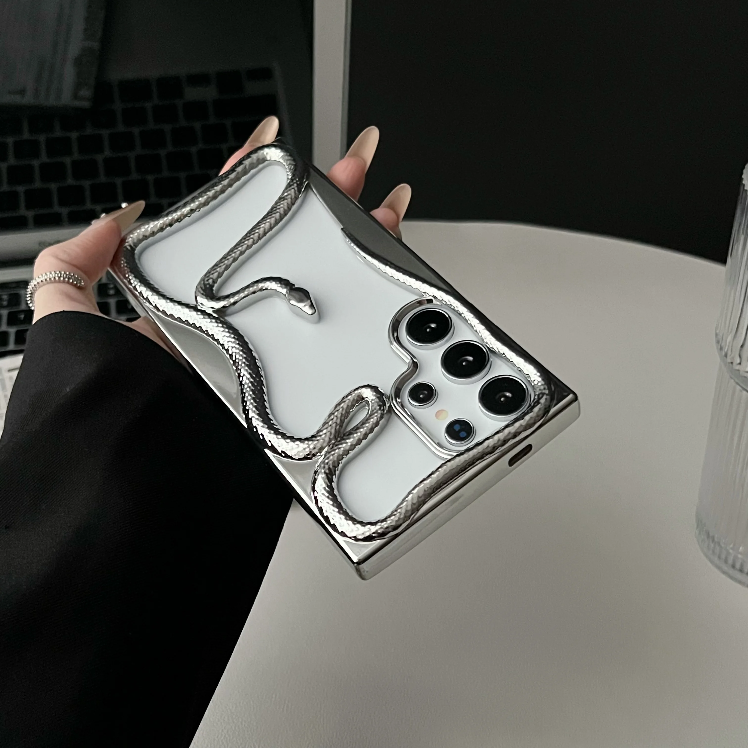 Capa Para Celular (a56 Banhada A Prata) Com Padrão De Cobra Vazado Em 3d, Eletrodepositada, Macia E Resistente A Impactos.