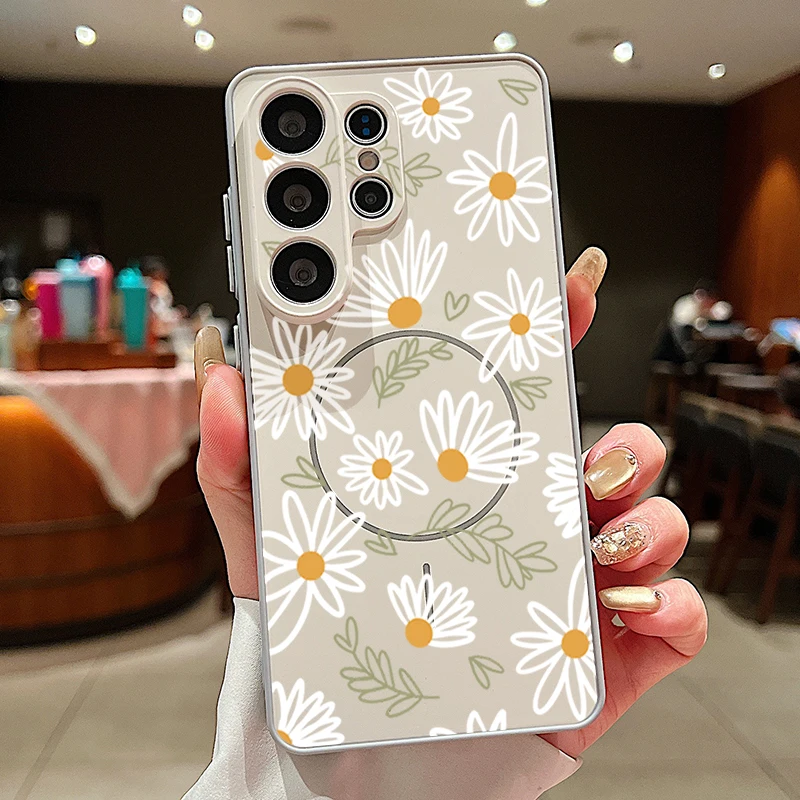 Capa Rígida Magnética Cinza Para Celular Samsung Galaxy S25 Ultra, Com Estampa De Pequenas Flores.