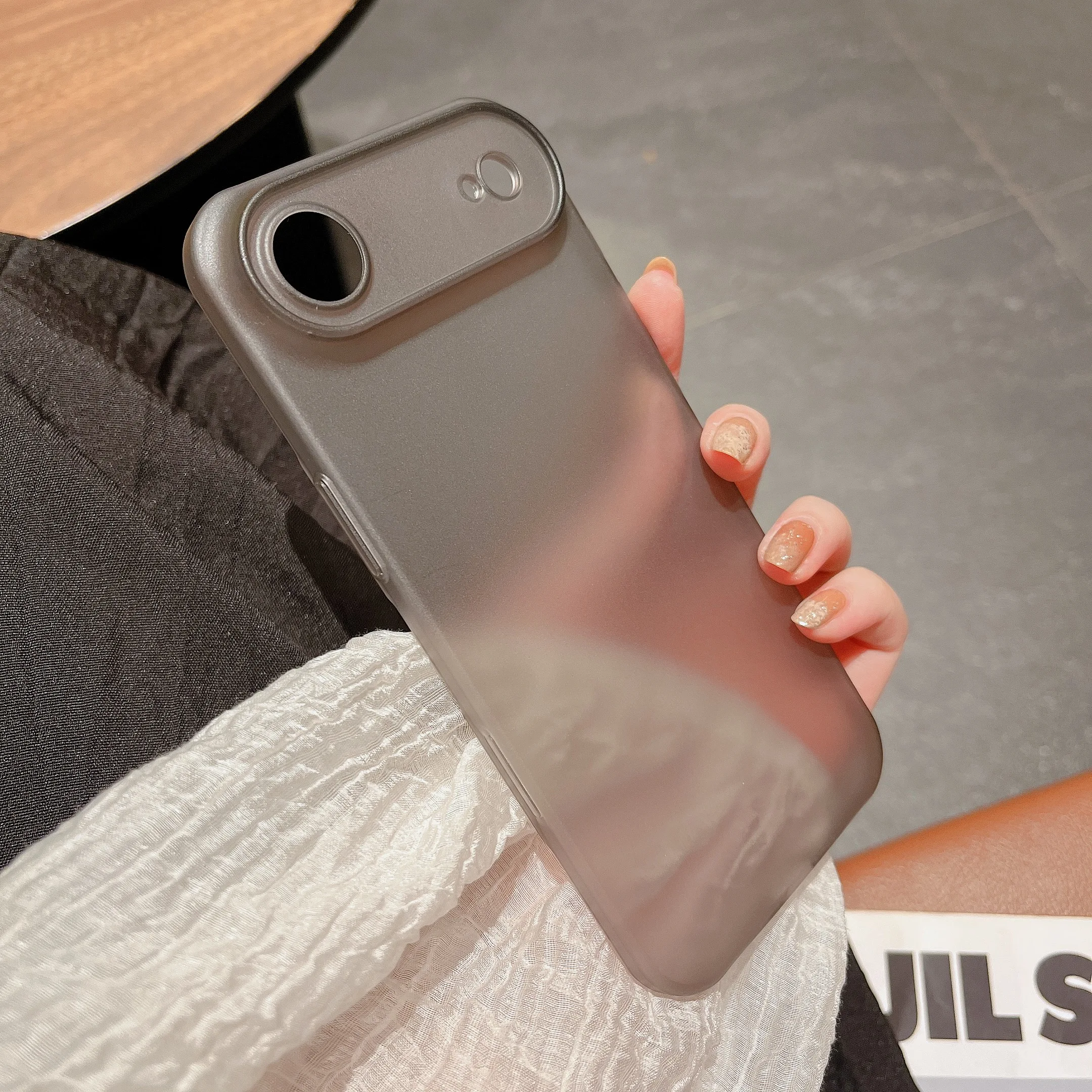 Capa Rígida De Policarbonato Ultrafina (iphone 17 Preto), Transparente E Semitransparente, Resistente A Impactos.