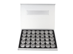 Caixa organizadora para nail art com 35 compartimentos para strass, saquinhos e acessórios de manicure.