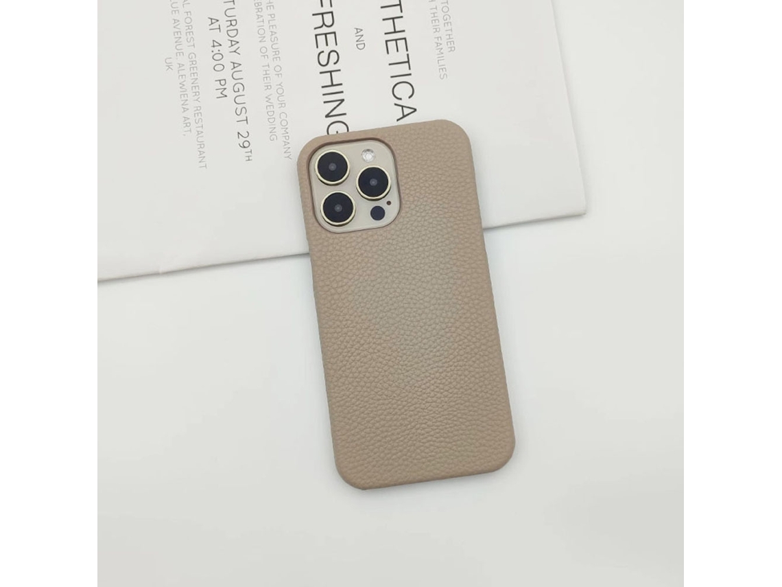Capa Para Iphone 17 Na Cor Damasco, Em Couro Sólido, Modelo Meia-concha Com Textura.