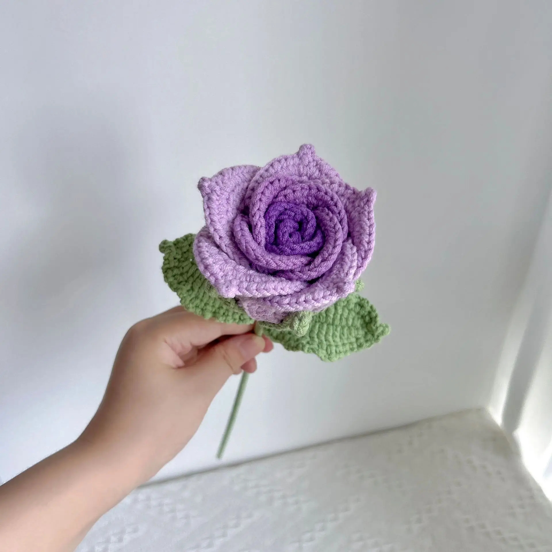 Lindos Buquês De Rosas De Crochê, Rosas Artificiais Feitas À Mão Para Decoração De Casa.