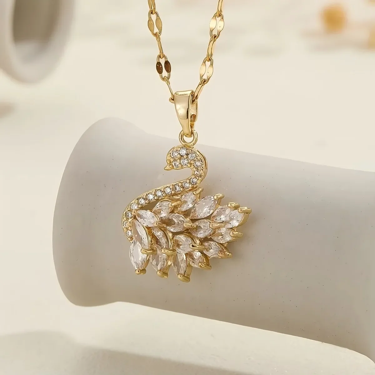 Colar Com Pingente De Cisne Em Zircônia (dourado E Branco), Latão, Presente Romântico Para As Festas De Fim De Ano.