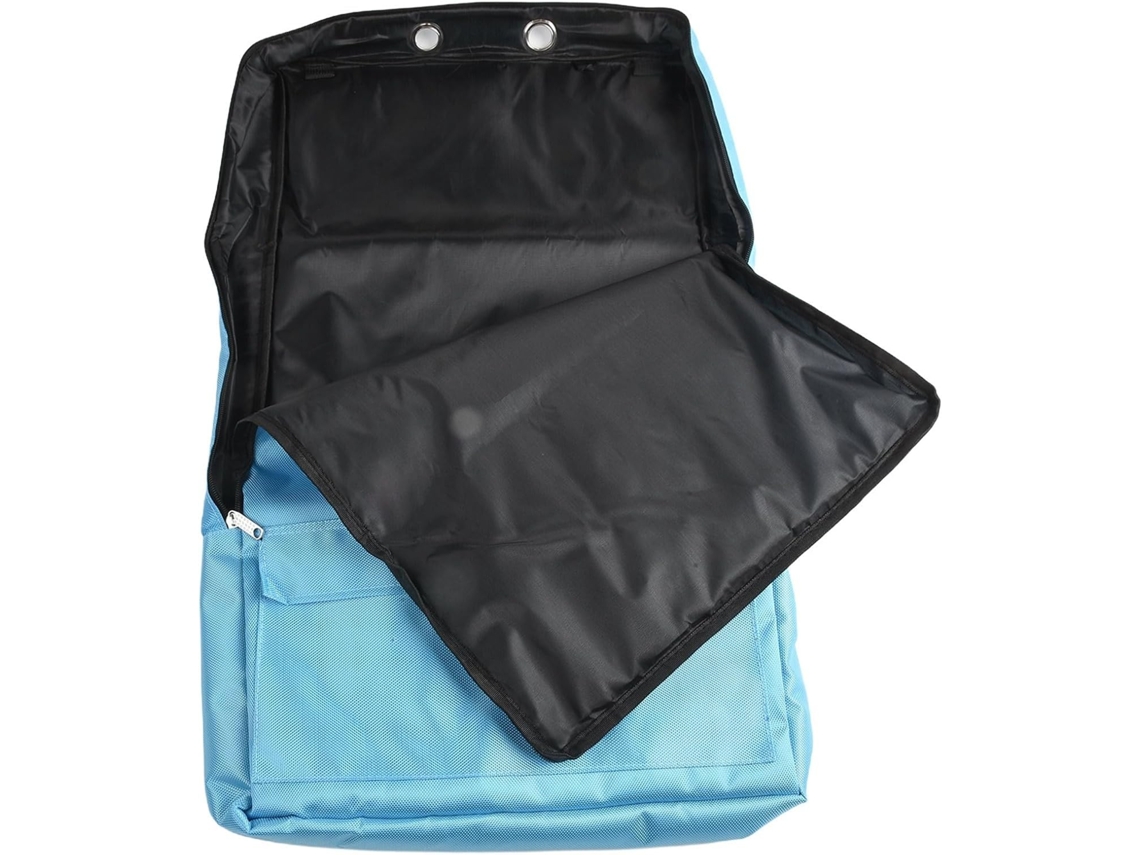 Bolsa para guardar arreios de cavalo, feita com tecido impermeável e com 3 ganchos para facilitar o armazenamento.