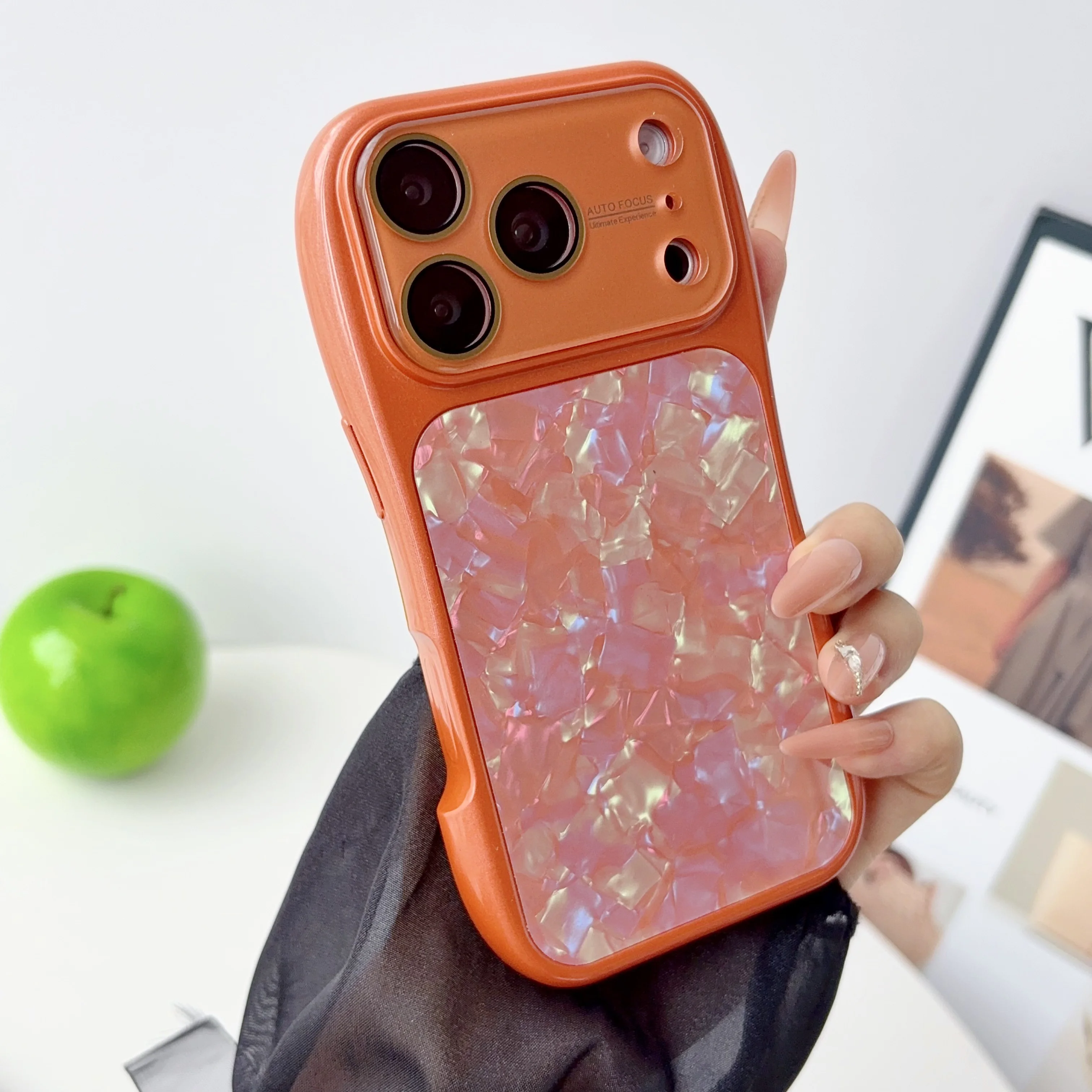Capa Para Celular (laranja, Iphone 16 Pro), Com Ampla Janela Protetora Para A Lente Da Câmera E Proteção Contra Impactos.