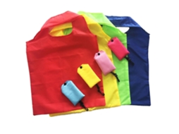 Conjunto de 4 Sacolas Reutilizáveis, Portáteis, Dobráveis, Ecológicas, em Nylon, para Compras no Supermercado. GOKOCO