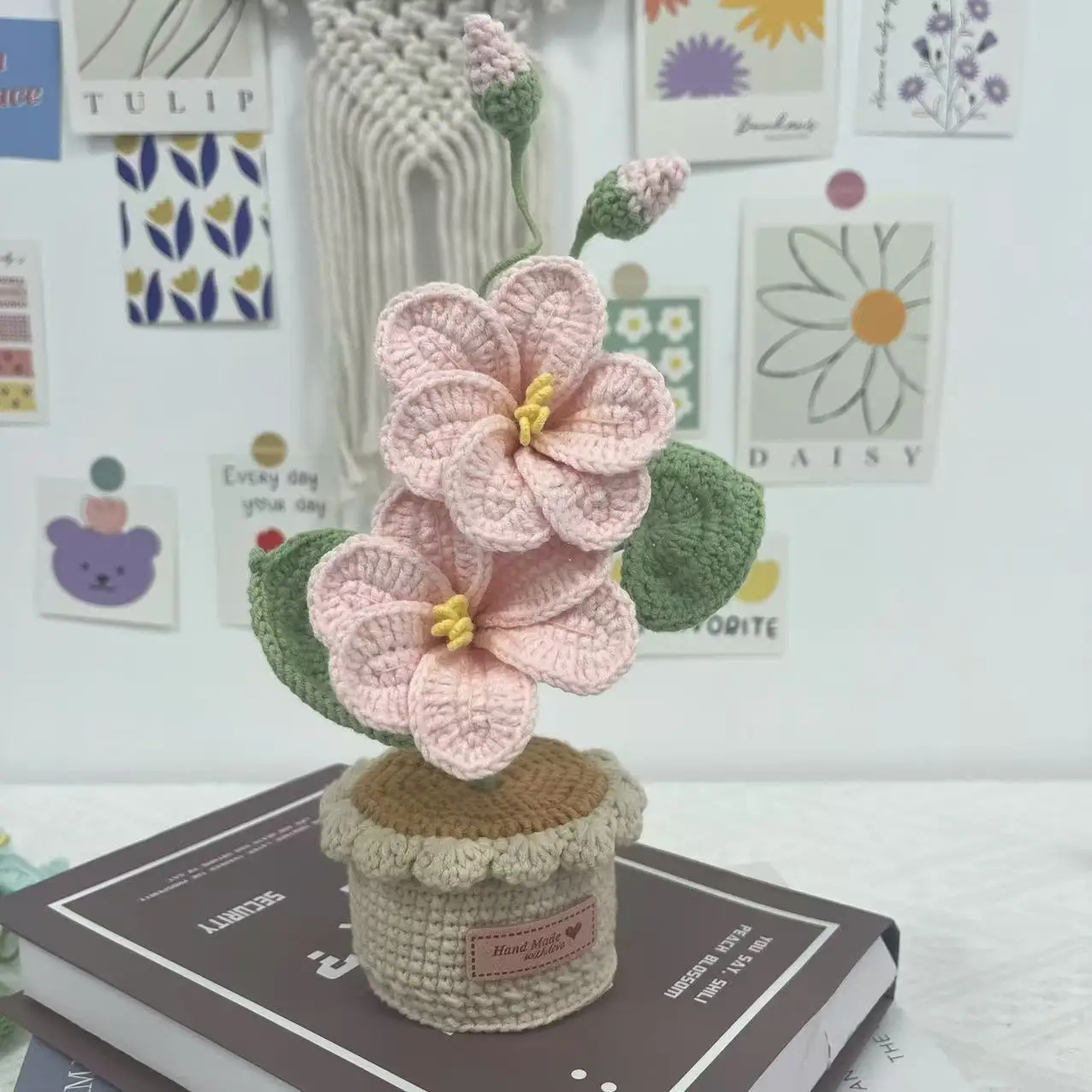 Vasos De Flores Trançados À Mão, Lindas Flores De Tricô, Plantas Artificiais.
