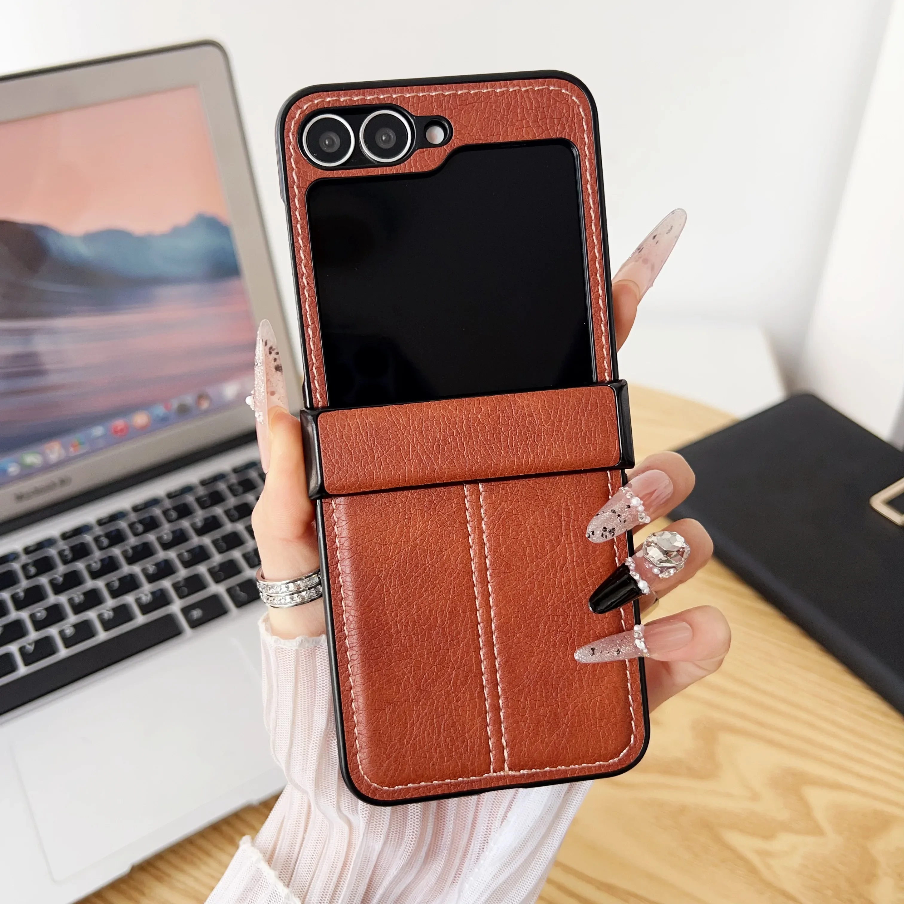 Capa Flip Para Celular (marrom, Galaxy Z Flip6) Com Textura De Couro Retrô Para Uso Profissional, Feita De Material Pu Resistente A Quedas.