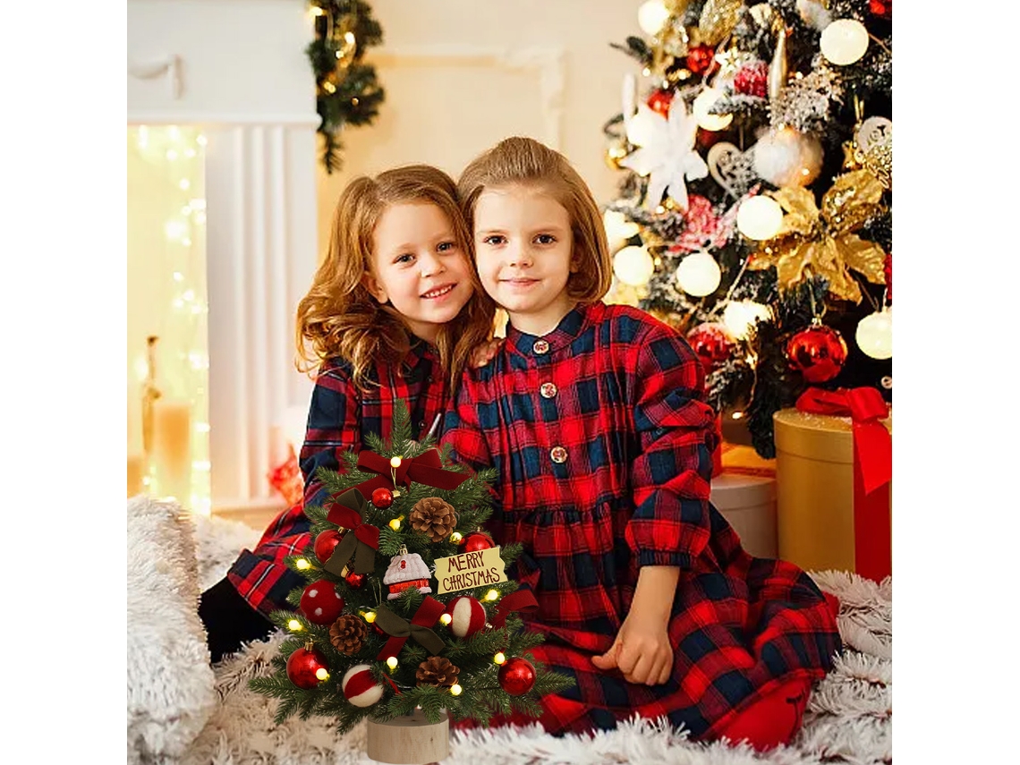 Pequenas Árvores De Natal Iluminadas. Pinheiro Artificial Luxuoso Decorado Com Pinhas E Bolas Brilhantes.-aquaforge