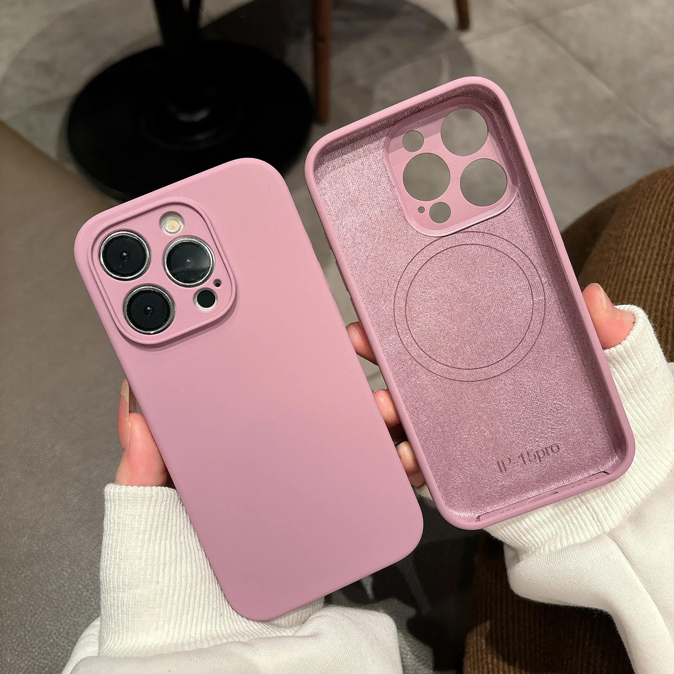 Capa De Celular Em Silicone Líquido (roxa Para Iphone 15 Pro), Magnética E Resistente A Impactos.