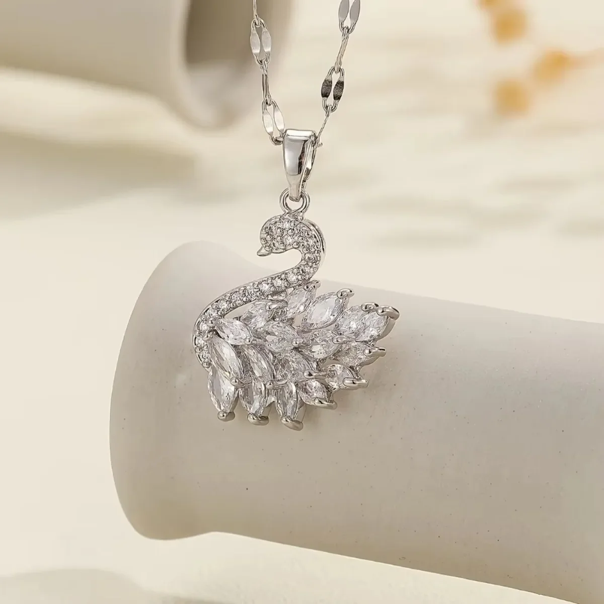 Colar Com Pingente De Cisne Em Zircônia (prateado E Branco), Em Latão, Um Presente Romântico Perfeito Para As Festas De Fim De Ano.