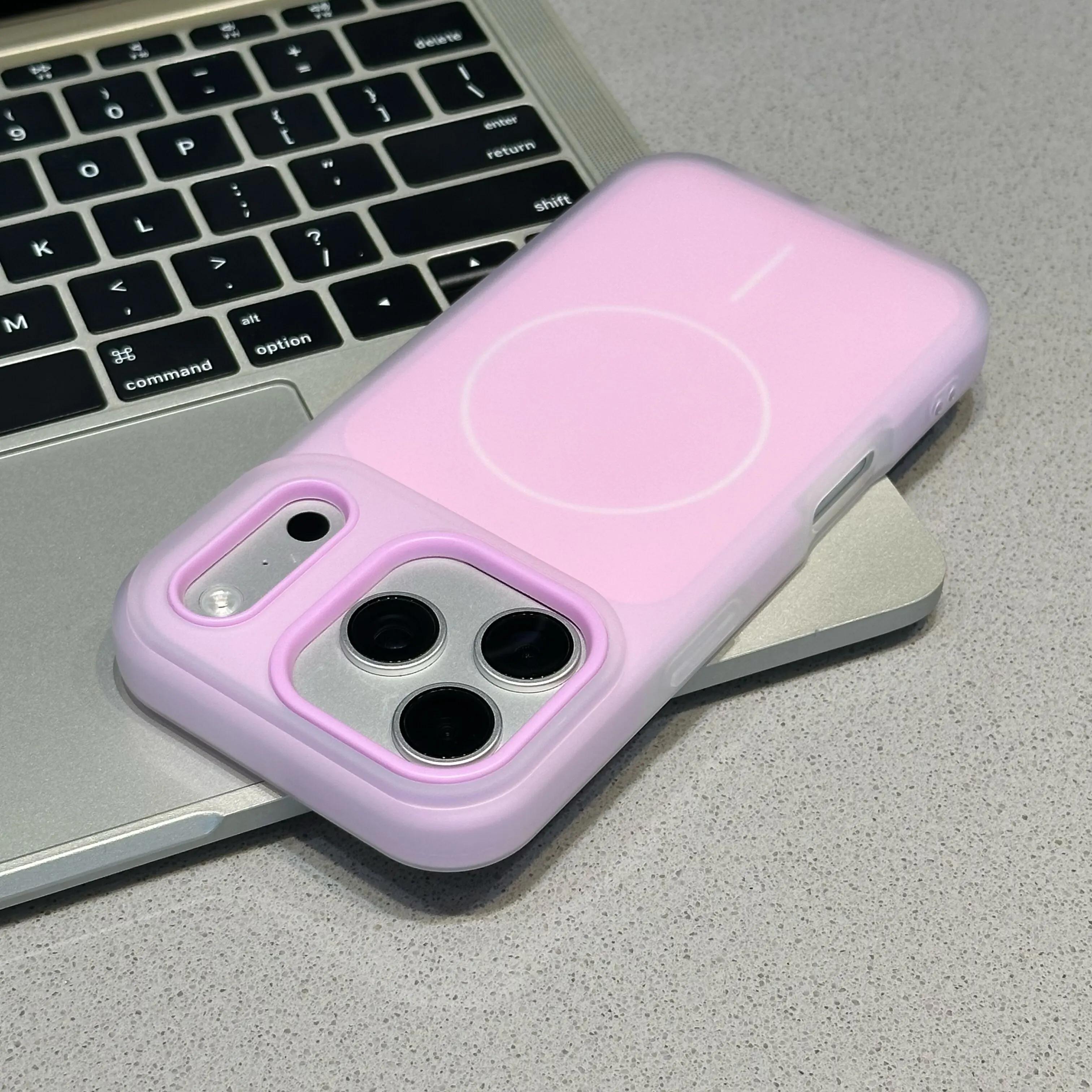 Capa Protetora Magnética 2 Em 1 Fosca Para Iphone 15 Plus Com Carregamento Integrado E À Prova De Choque.