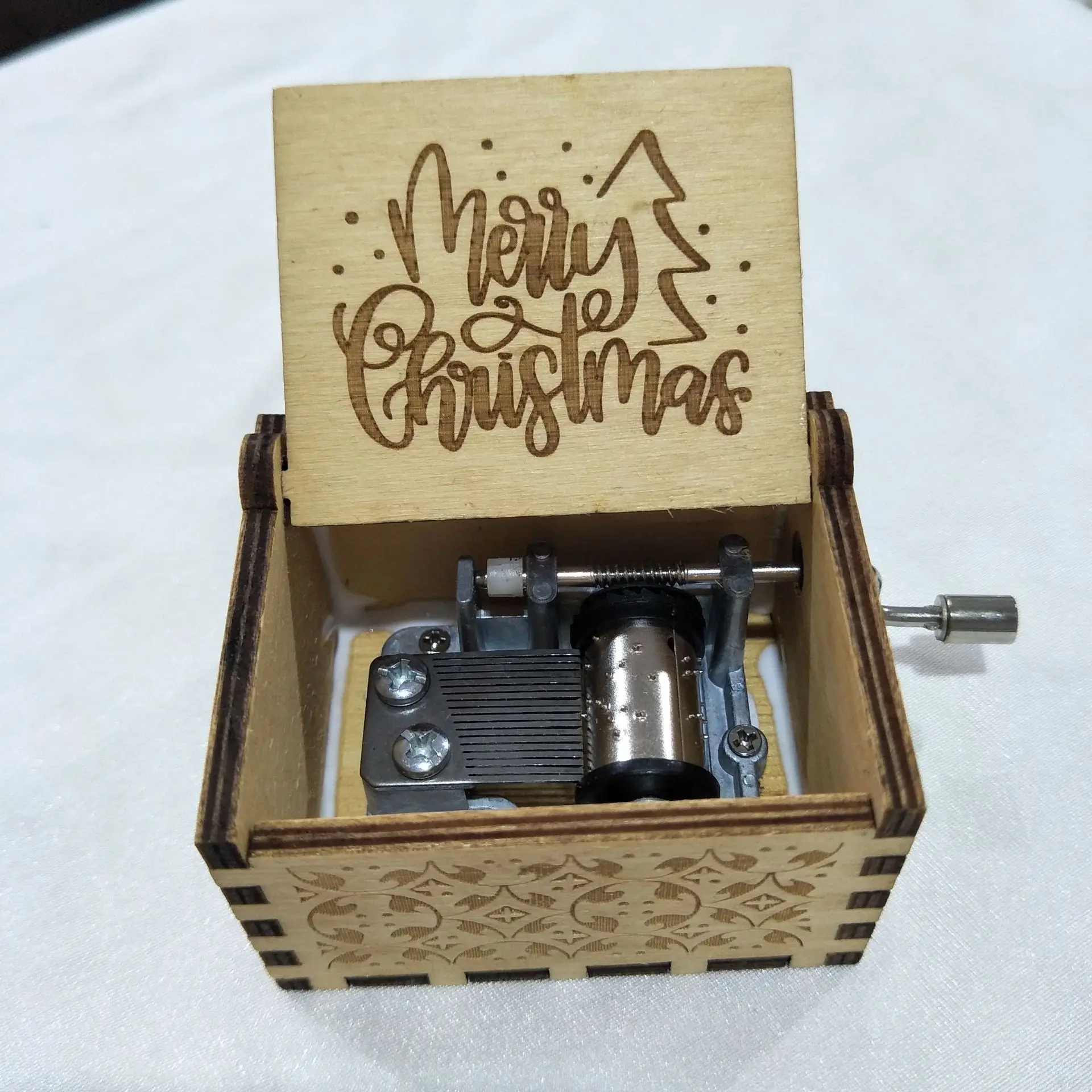 Caixa de Música Natalina Vintage com Manivela, Requintada Peça Artesanal em Resina e Madeira Pintada À Mão MDUG (estilo 28)