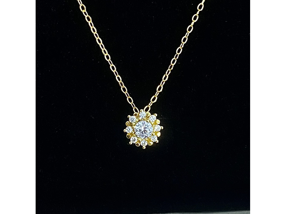 Colar Little Sun em Prata de Lei 925 , Cravejado com Zircônias Cúbicas, Exalando um Luxo Sofisticado e Discreto. MDUG (dourada)