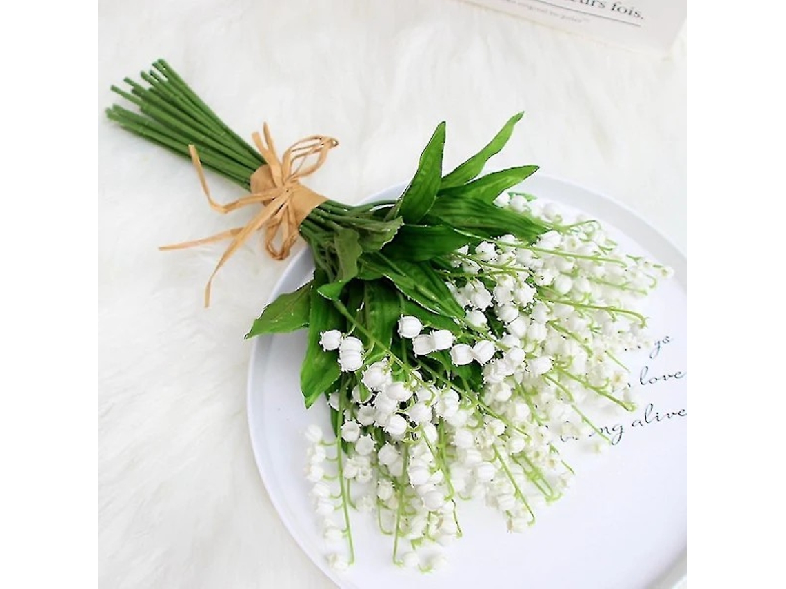 Decoração artificial para casamento com flores em estilo jardim. AQUAFORGE
