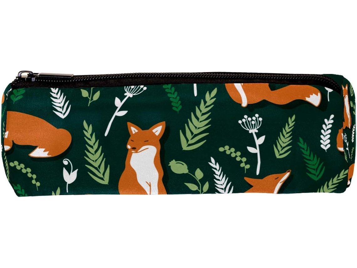 Tenho lápis com estampas de raposas macias e folhagens verdes.