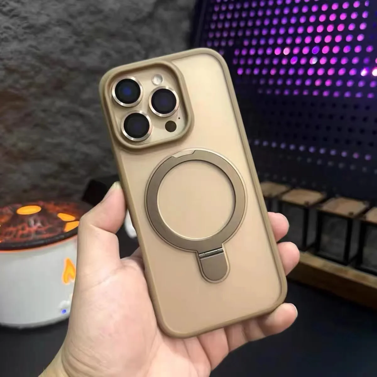 (dourado Deserto Iphone 14 Plus) Capa Magnética Com Suporte De Anel Metálico Para Lente