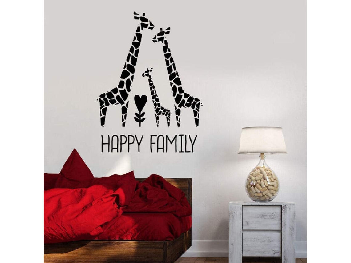 Adesivo de Parede Família Feliz com Girafa Fofa e Amada para Quarto Infantil, Berçário e Decoração de Parede em Vinil, 42x54 cm