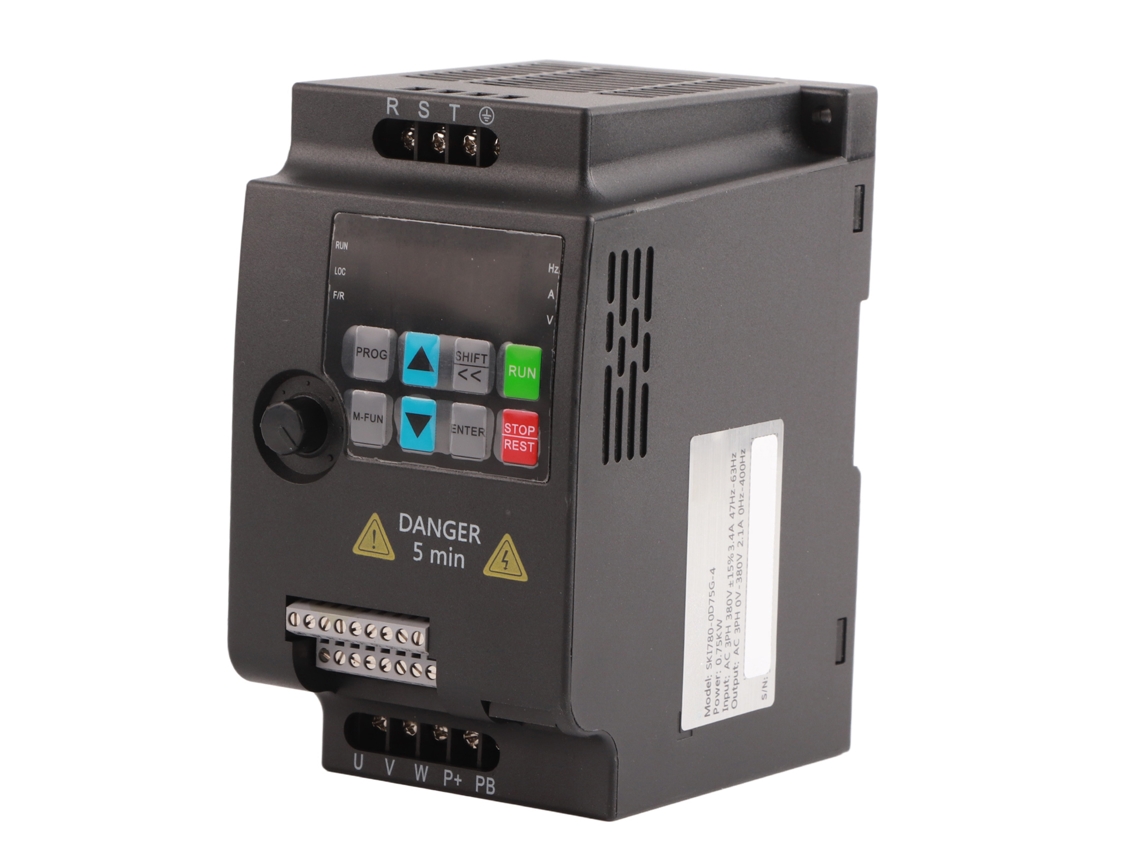 Inversor Frequência Vfd 380v 0.75kw Trifásico