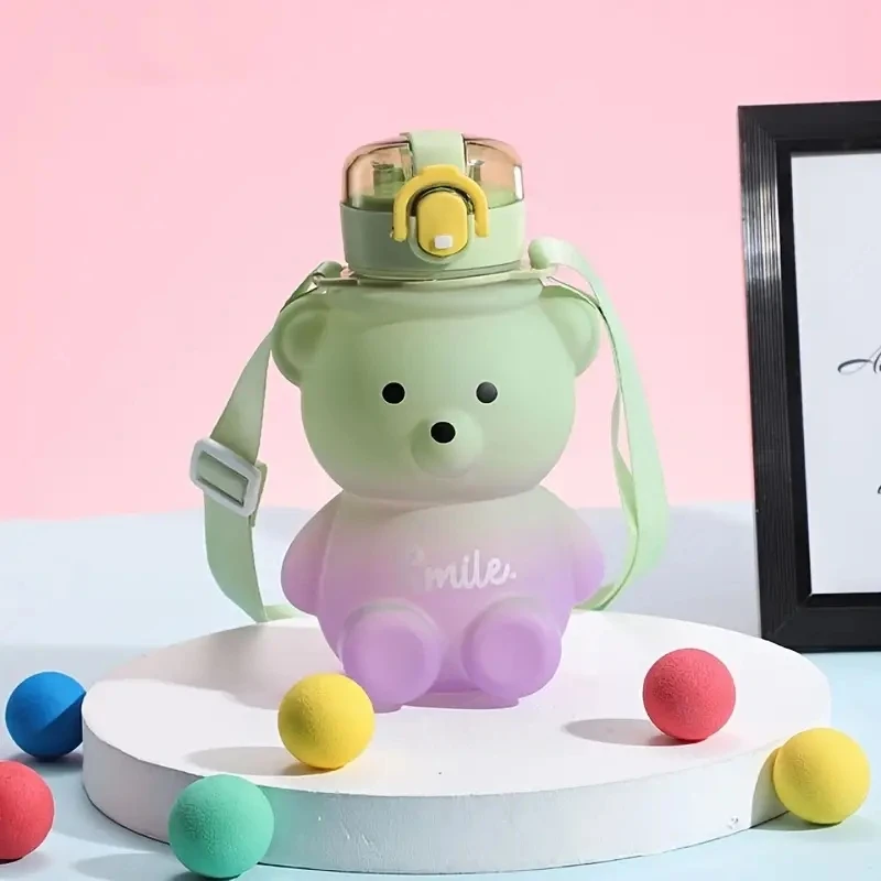 Garrafa de Água Grande Feminina, com Copo de Plástico e Canudo, com Estampa de Urso em Degradê. MDUG (roxo)