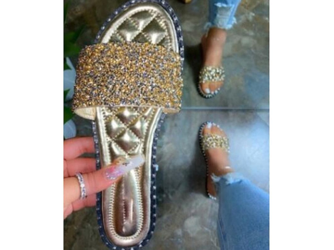 Chinelo rasteiro feminino com glitter, modelo 2026, em material sintético.
