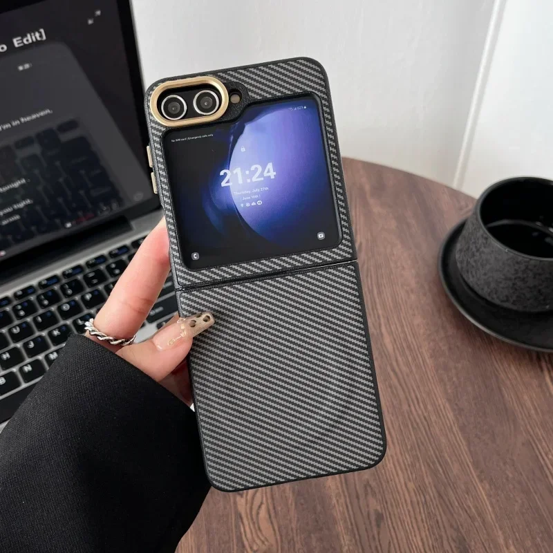 (cinza, Galaxy Z Flip5) Capa De Celular Luxuosa E Ultrafina Em Fibra De Carbono Com Bordas Suaves E Carregamento Sem Fio Magnético.