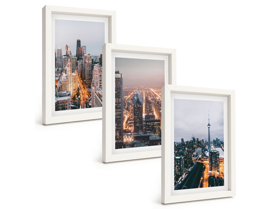 Conjunto De Pinturas Cidades À Noite, Arranha-céus, Luzes Moldura Branca Imagens Para Um Quarto Infantil Espelharte (3 Peças 20x30 Cm)
