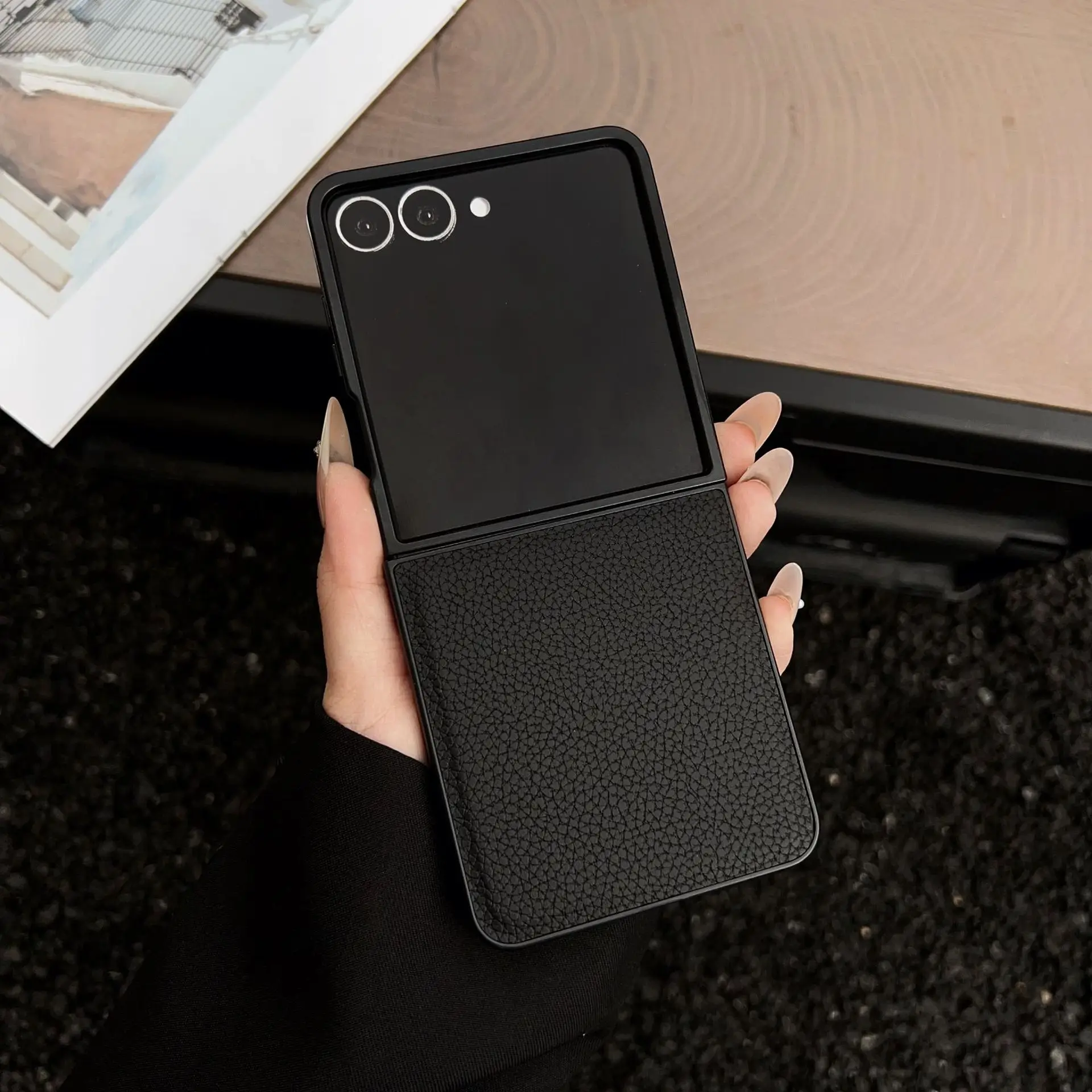 (preto, Galaxy Z Flip7 Fe) Capa Minimalista Para Celular Com Textura De Couro Granulado E Protetor De Tela Dobrável.