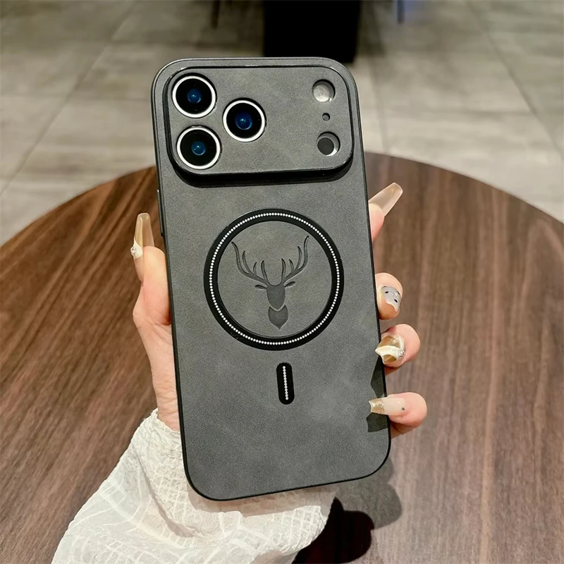 Capa Para Iphone 16e Preta Em Couro Pu Com Estampa De Veado, Carregamento Magnético Sem Fio Magsafe.