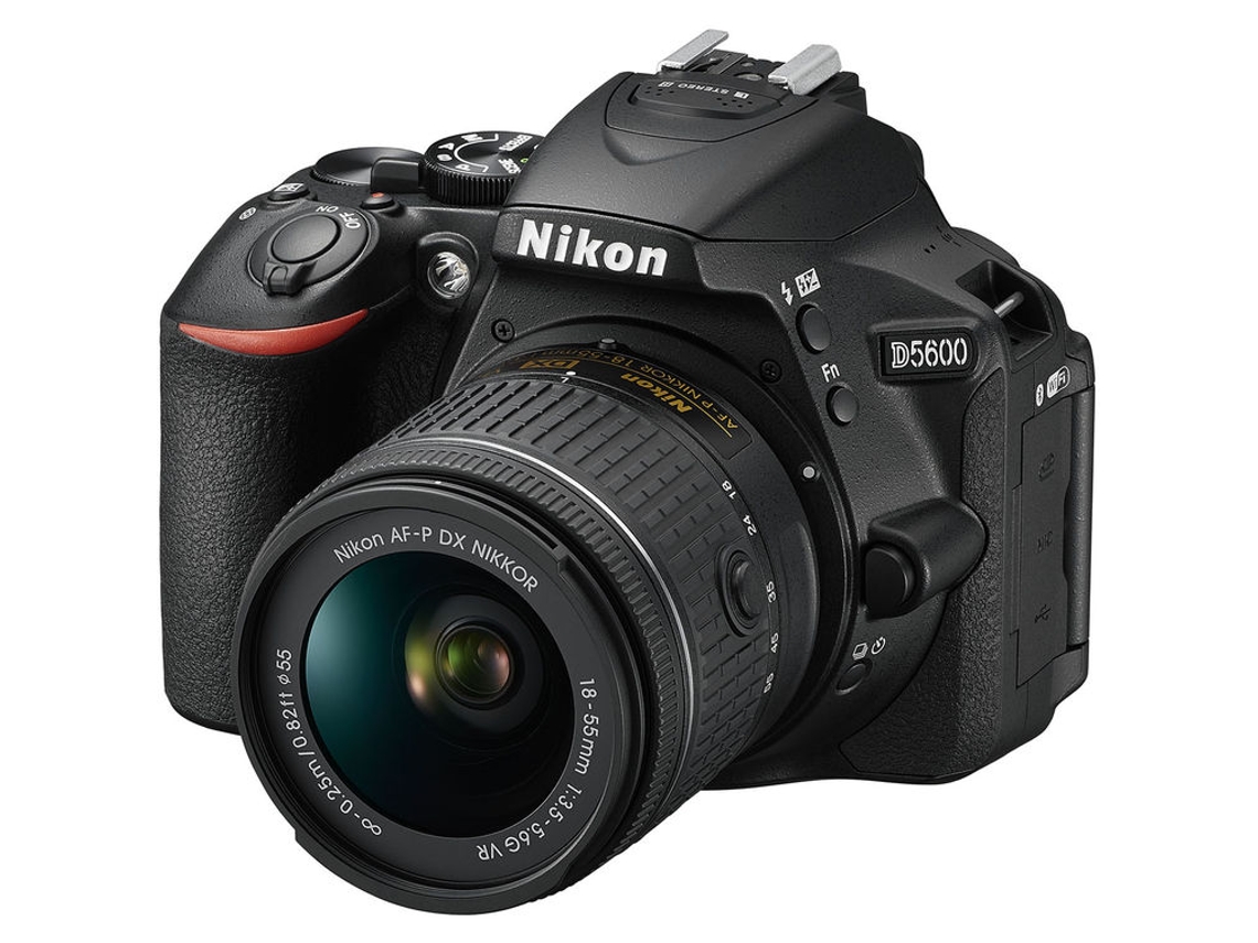 Máquina Fotográfica NIKON D5600 + AF-P 18-55 VR (DX)
