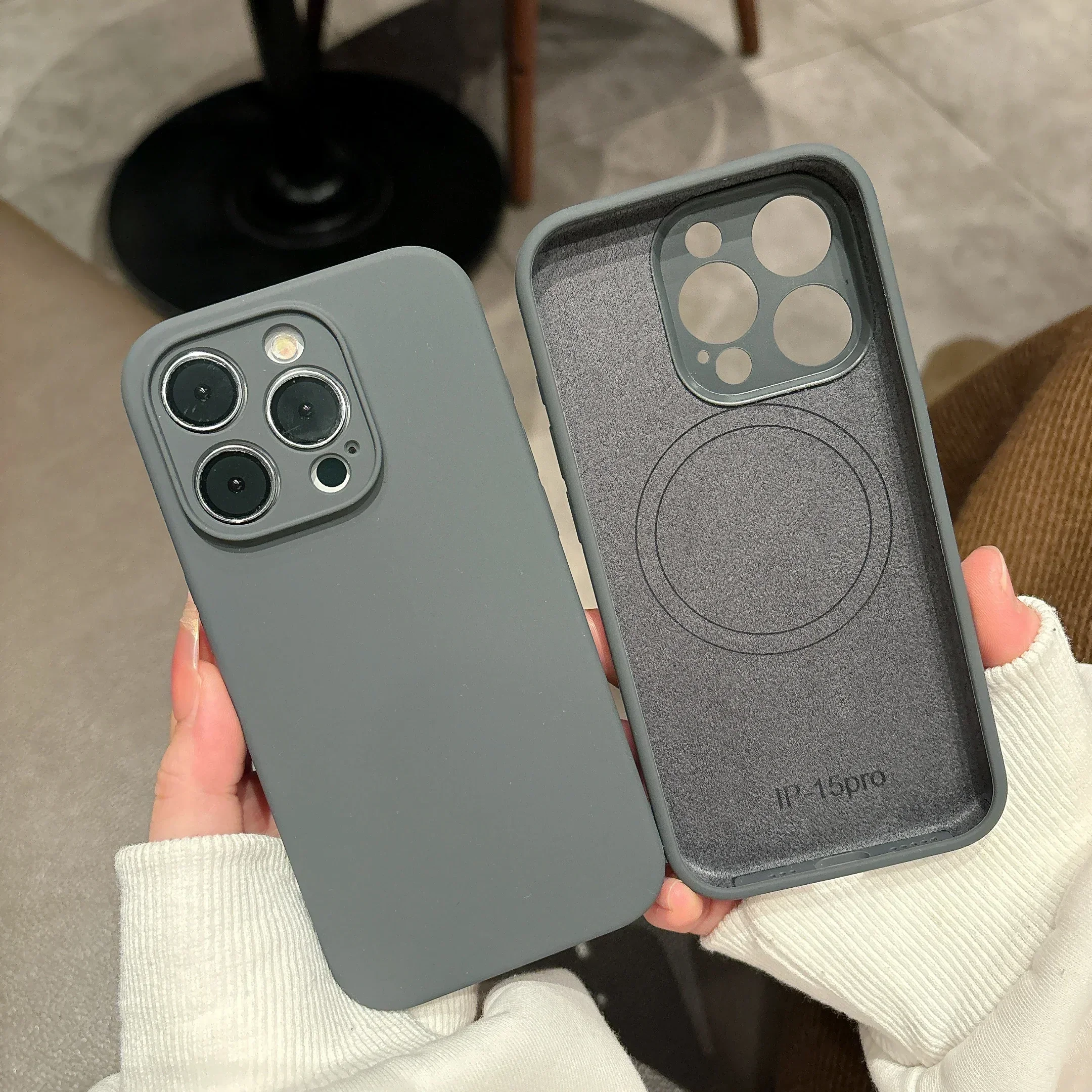 Capa De Celular Em Silicone Líquido (cinza Para Iphone 15 Pro Max), Magnética E Resistente A Impactos.