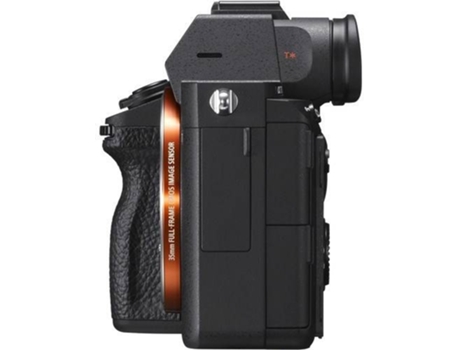 Máquina Fotográfica SONY A7 Mark III+28-70mm  (Full-Frame) — 24,2 MP | ISO: 50-204800